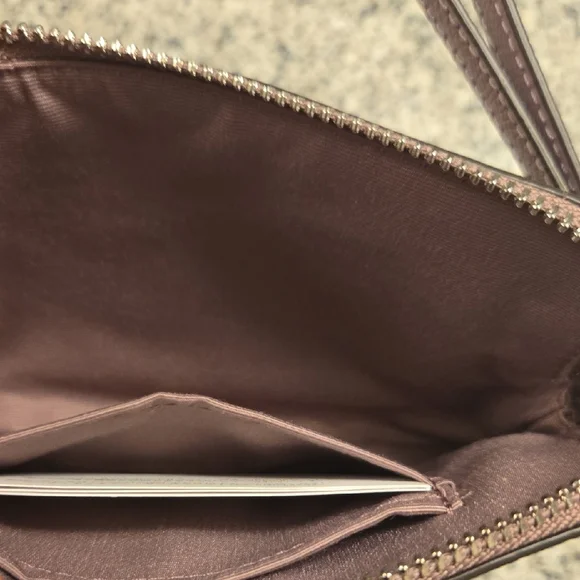 Coach Essential Small Wallet- Mauve Leather Wristlet NWOT - Picture 4 of 12